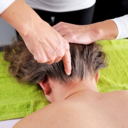 Tibetanska refleksoterapija vratu in glave Sorensensistem™ | Lajšanje migren in napetosti v Kromberku | @terapijeng